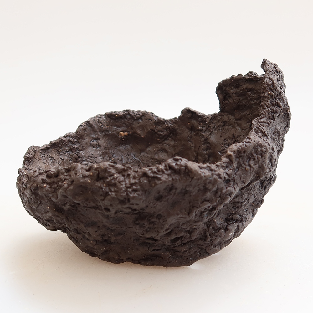 Kerámia tojáshéj, 9,5 x 8 x 8 cm, barna színű