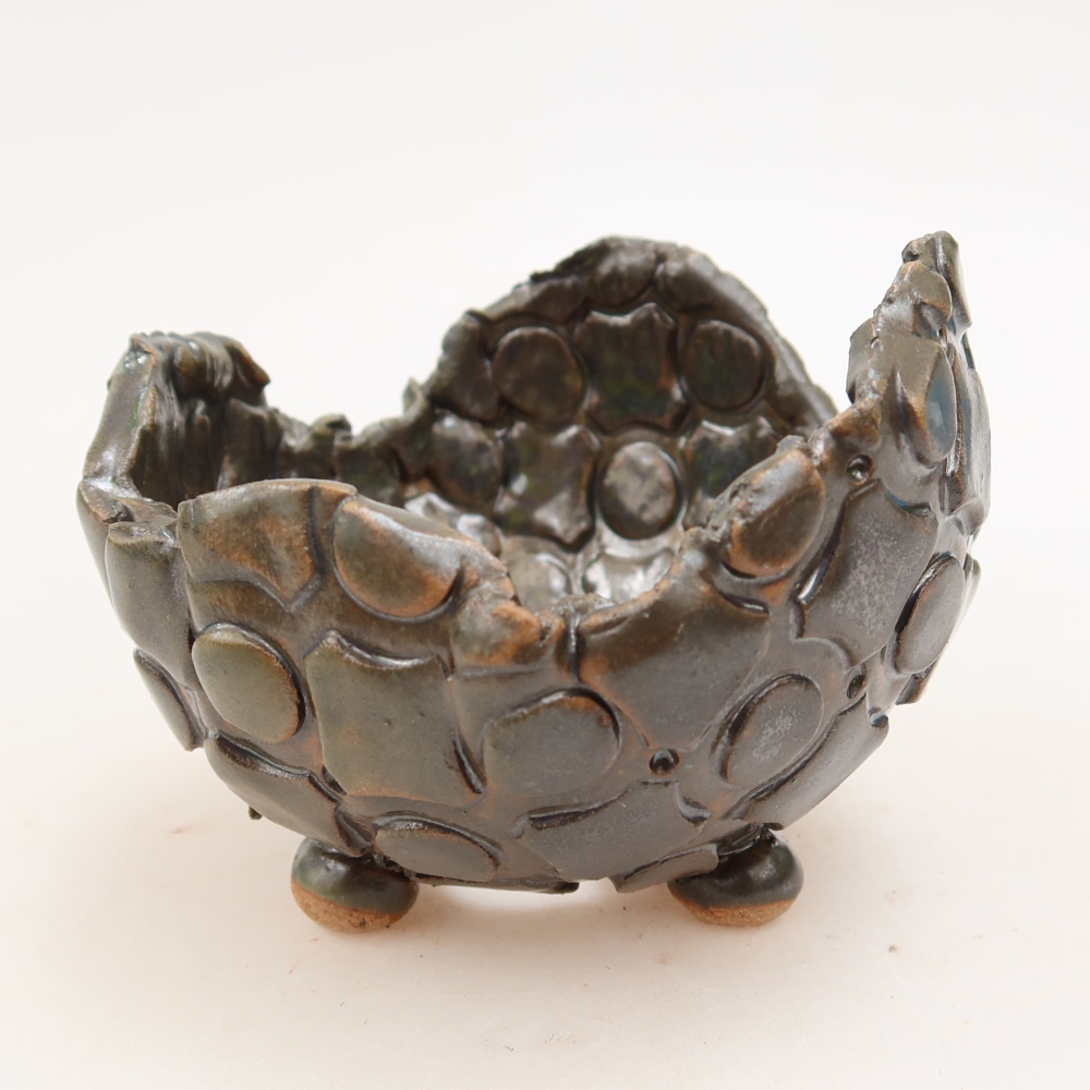 Kerámia héj  10,5 x 10 x 7,5 cm, szín: barnazöld