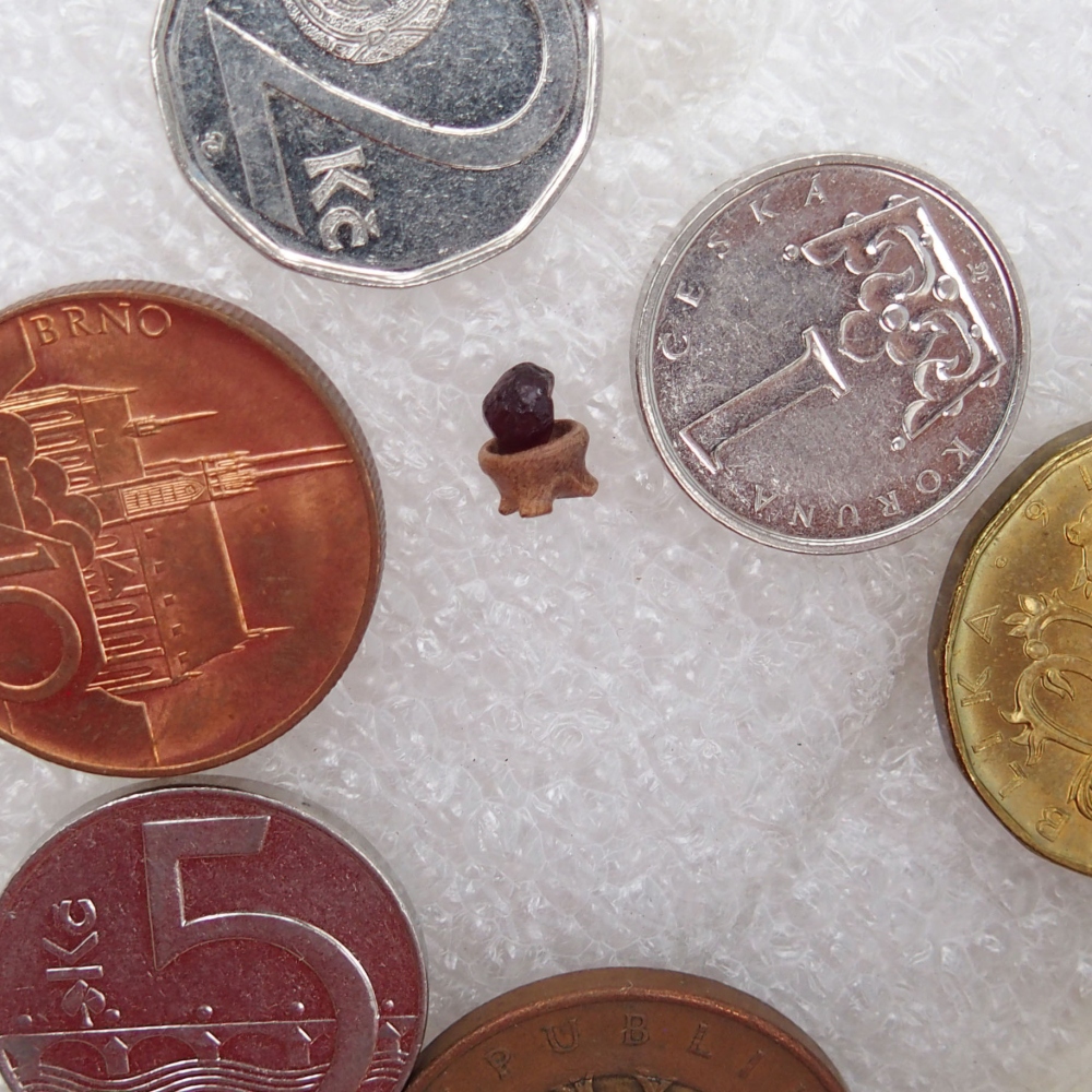 Suiseki - Kő DAI-val (fa alapon)