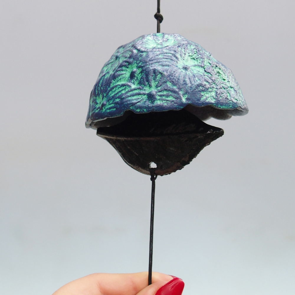 Fém harang, kék-zöld színű