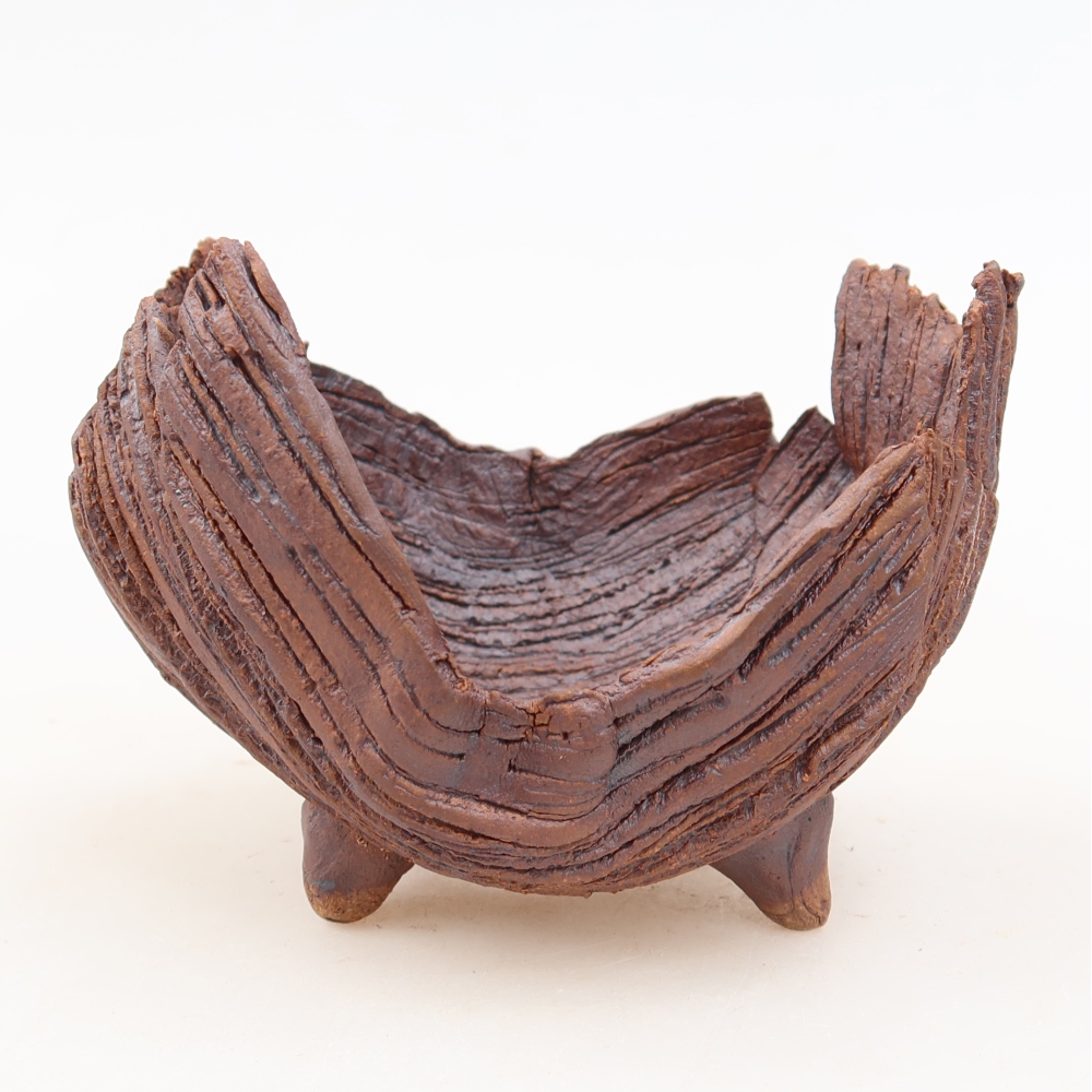Kerámia héj  10,5 x 8,5 x 7,5 cm, barna színű
