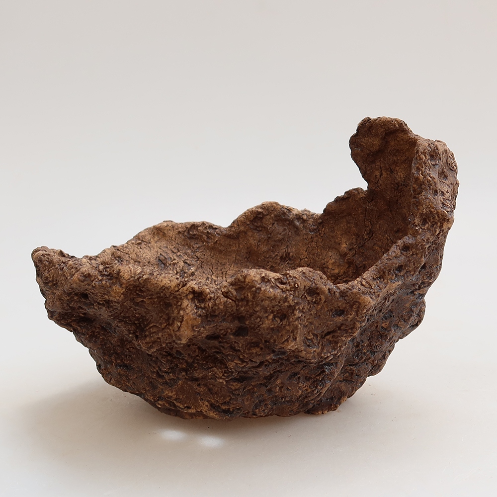 Kerámia tojáshéj, 14,5 x 13 x 12 cm, barna színű