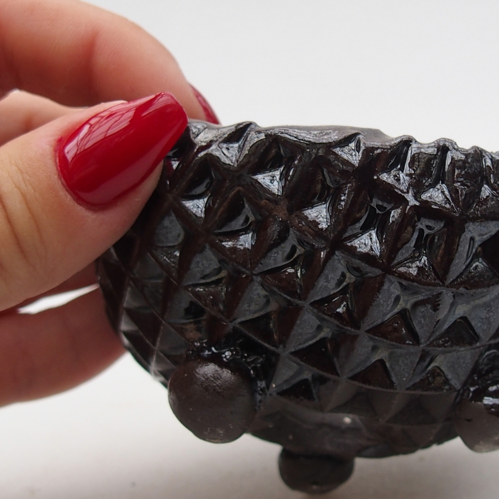 Kerámia kagyló 8,5 x 8 x 6 cm , fekete színű