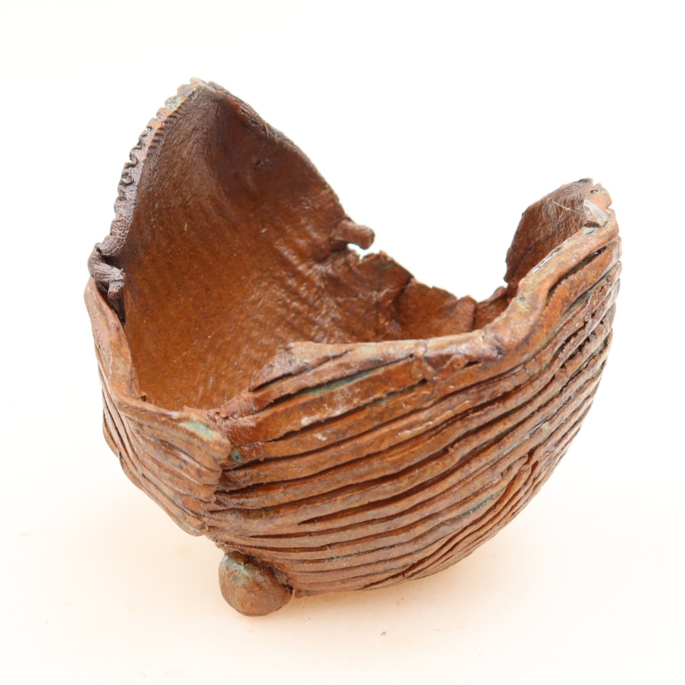 Kerámia héj  11 x 9 x 10,5 cm, barna színű