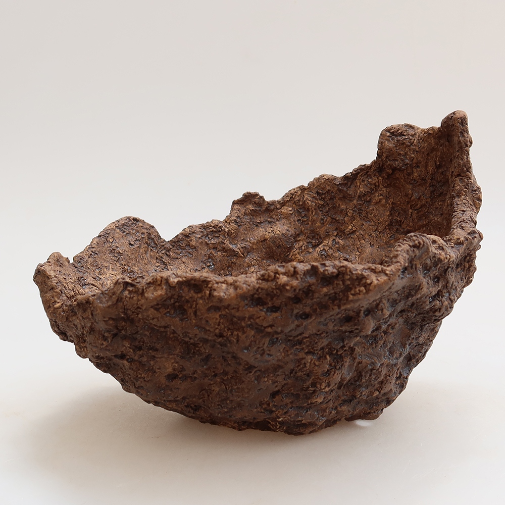 Kerámia héj, 18 x 16 x 13,5 cm, barna színű