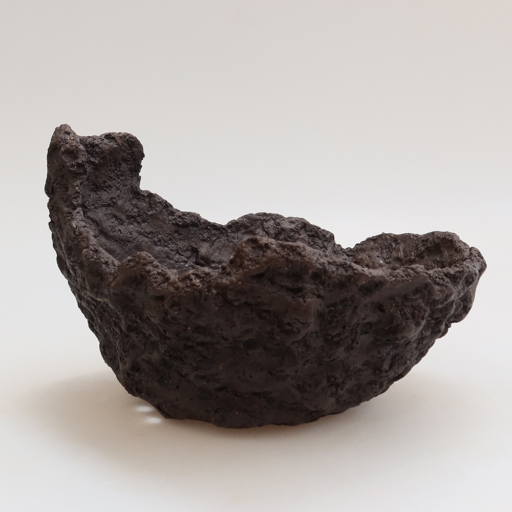 Kerámia héj, 18 x 16 x 13 cm, barna színű