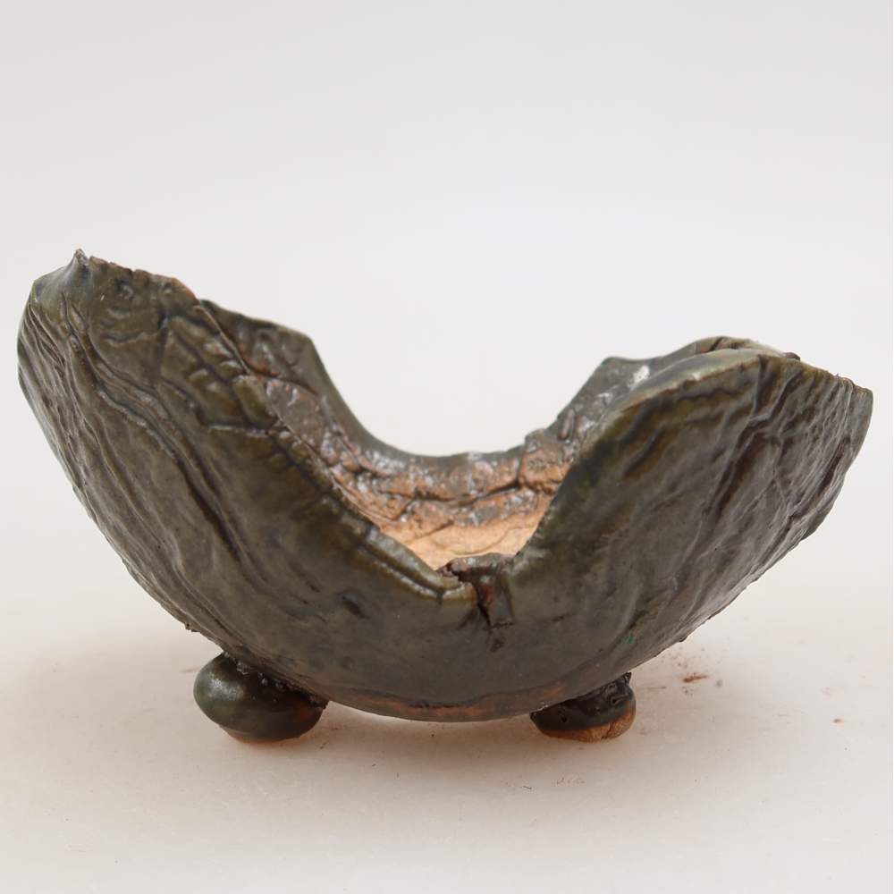Kerámia héj  10,5 x 8,5 x 6 cm, szín: barnazöld