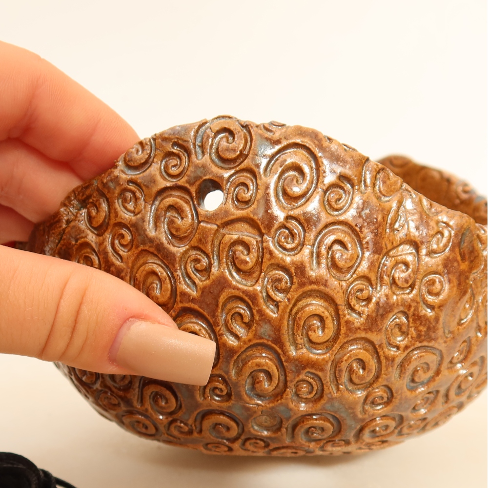Kerámia kokedama-tartó, 13 x 13 x 8 cm, barna színű