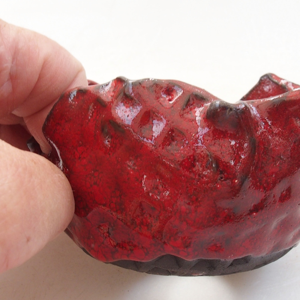 Kerámia kagyló 8 x 7 x 5,5 cm , piros színű