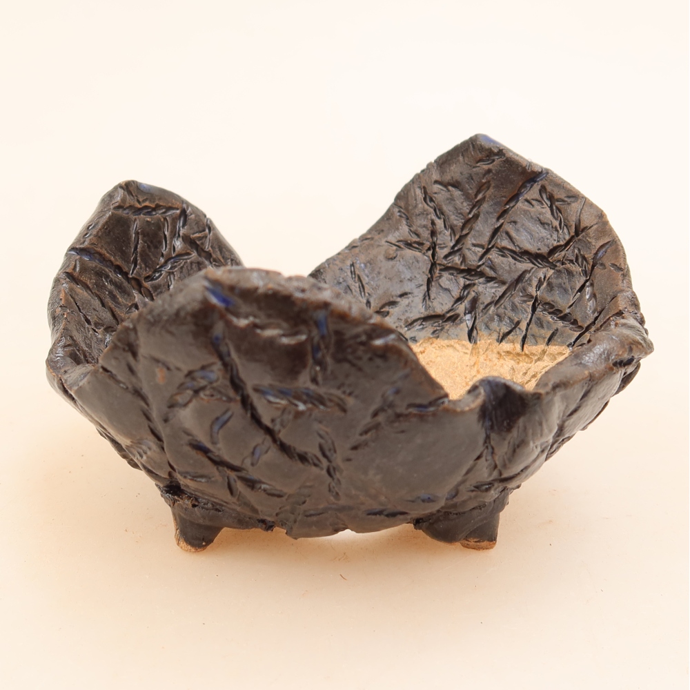 Kerámia héj  10 x 9,5 x 6 cm, szín: fekete-kék