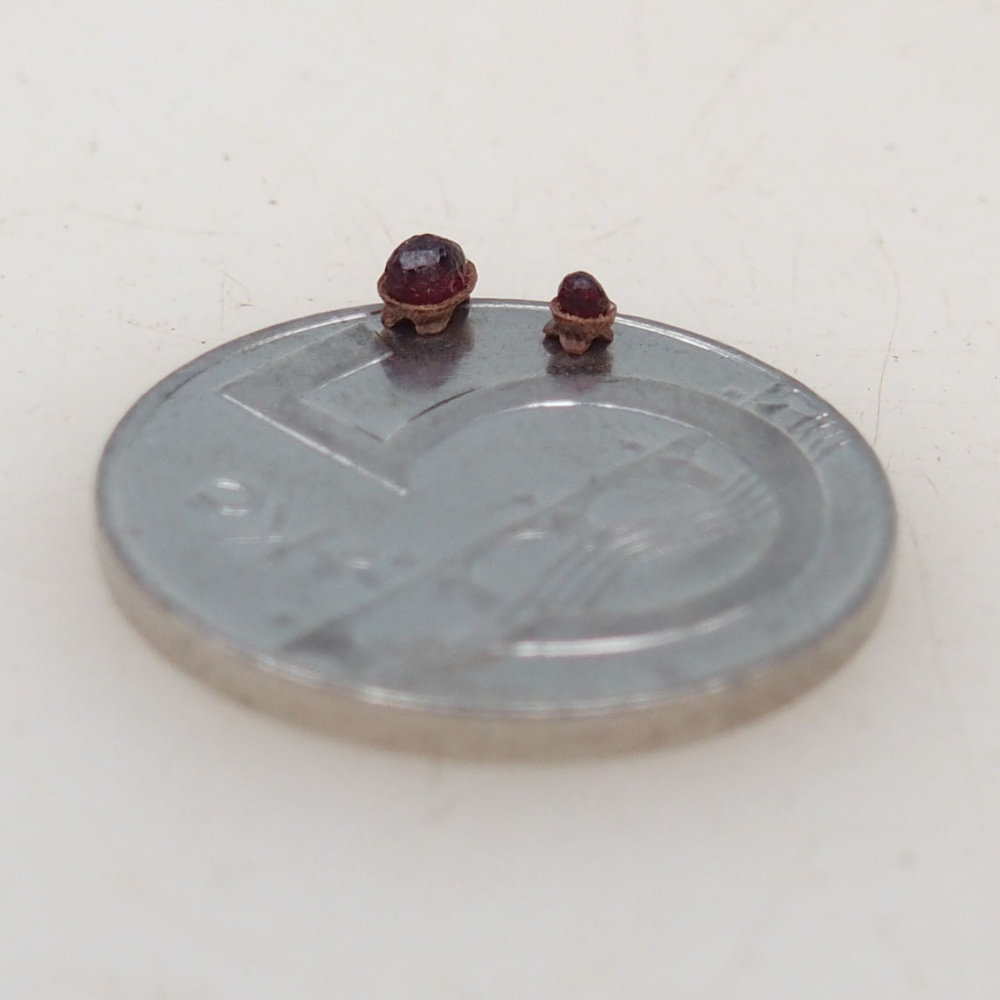 Suiseki - Kő DAI-val (fa alapon)