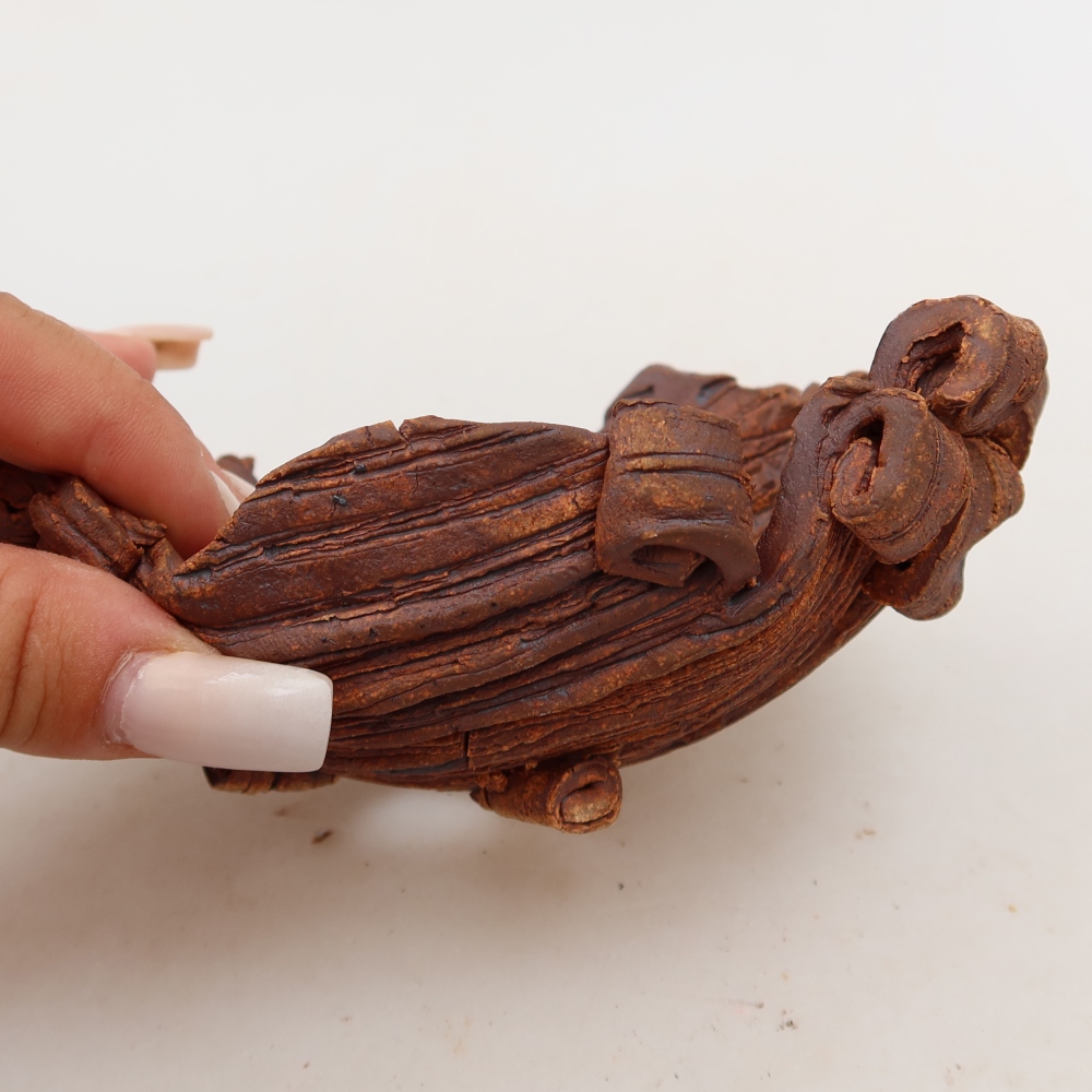 Kerámia héj  13 x 9 x 6 cm, barna színű