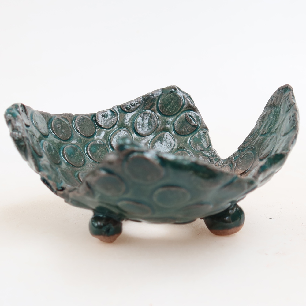 Kerámia héj  10 x 9 x 6 cm, zöld színű