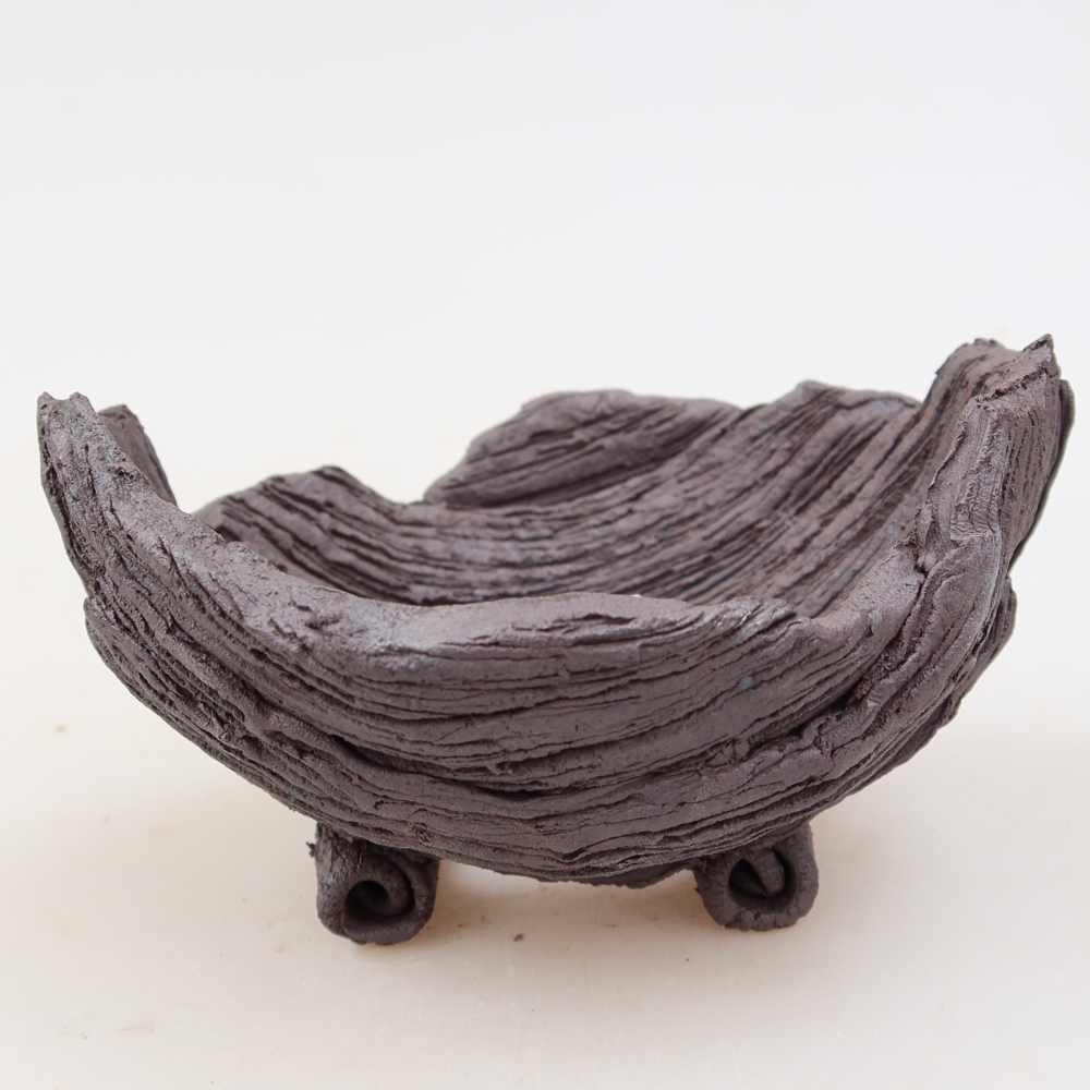 Kerámia héj  11 x 9 x 6,5 cm, barna színű