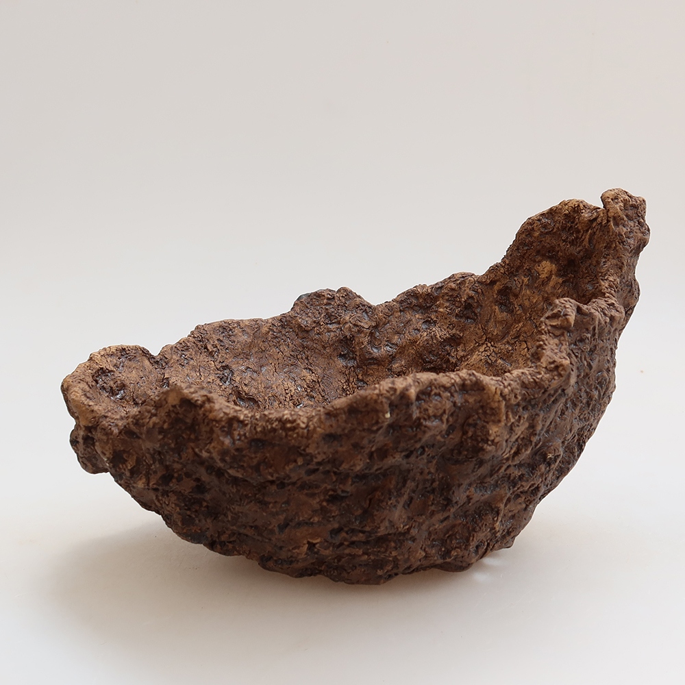 Kerámia tojáshéj, 19 x 17 x 13 cm, barna színű