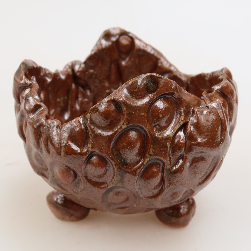 Kerámia héj  8,5 x 8 x 6,5 cm, barna színű