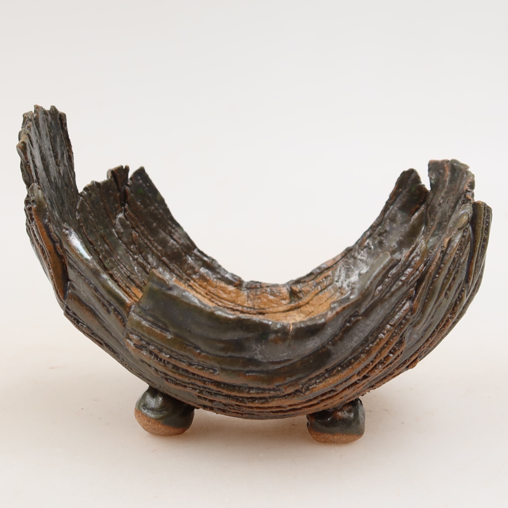 Kerámia héj  11,5 x 8 x 8 cm, szín: barnazöld
