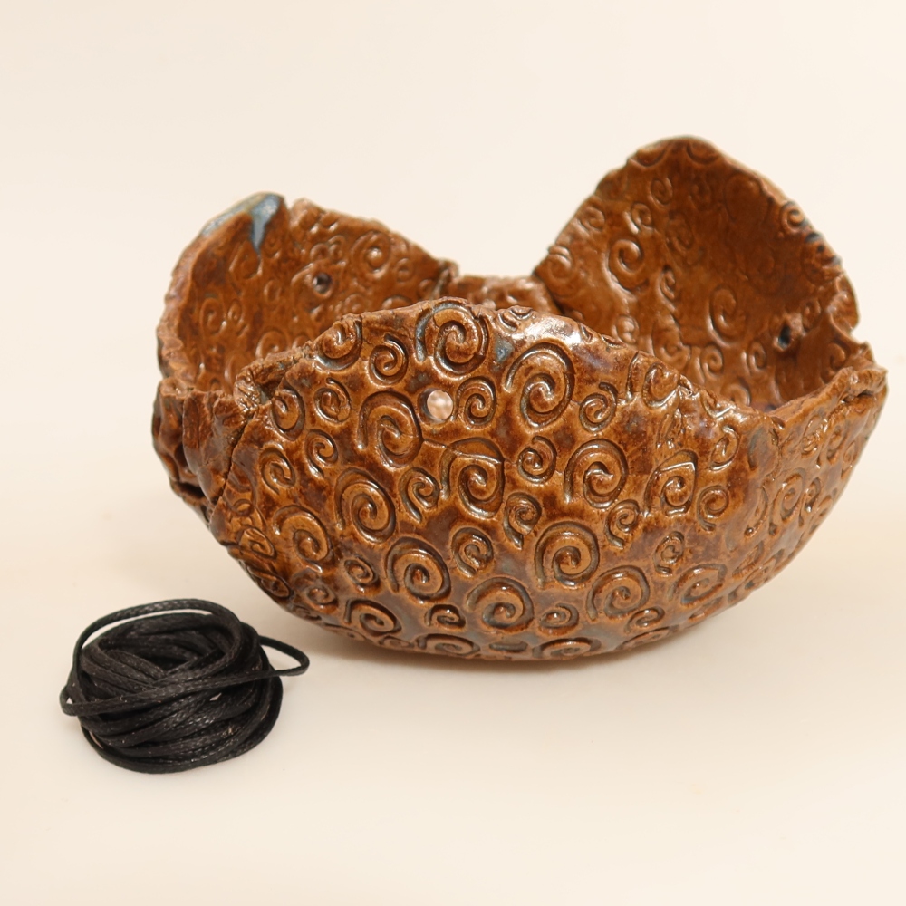 Kerámia kokedama-tartó, 13 x 13 x 8 cm, barna színű