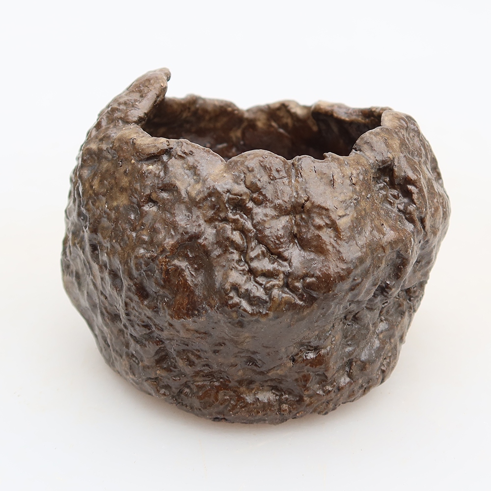 Kerámia tojáshéj  6 x 4,5 x 6 cm , barna színű