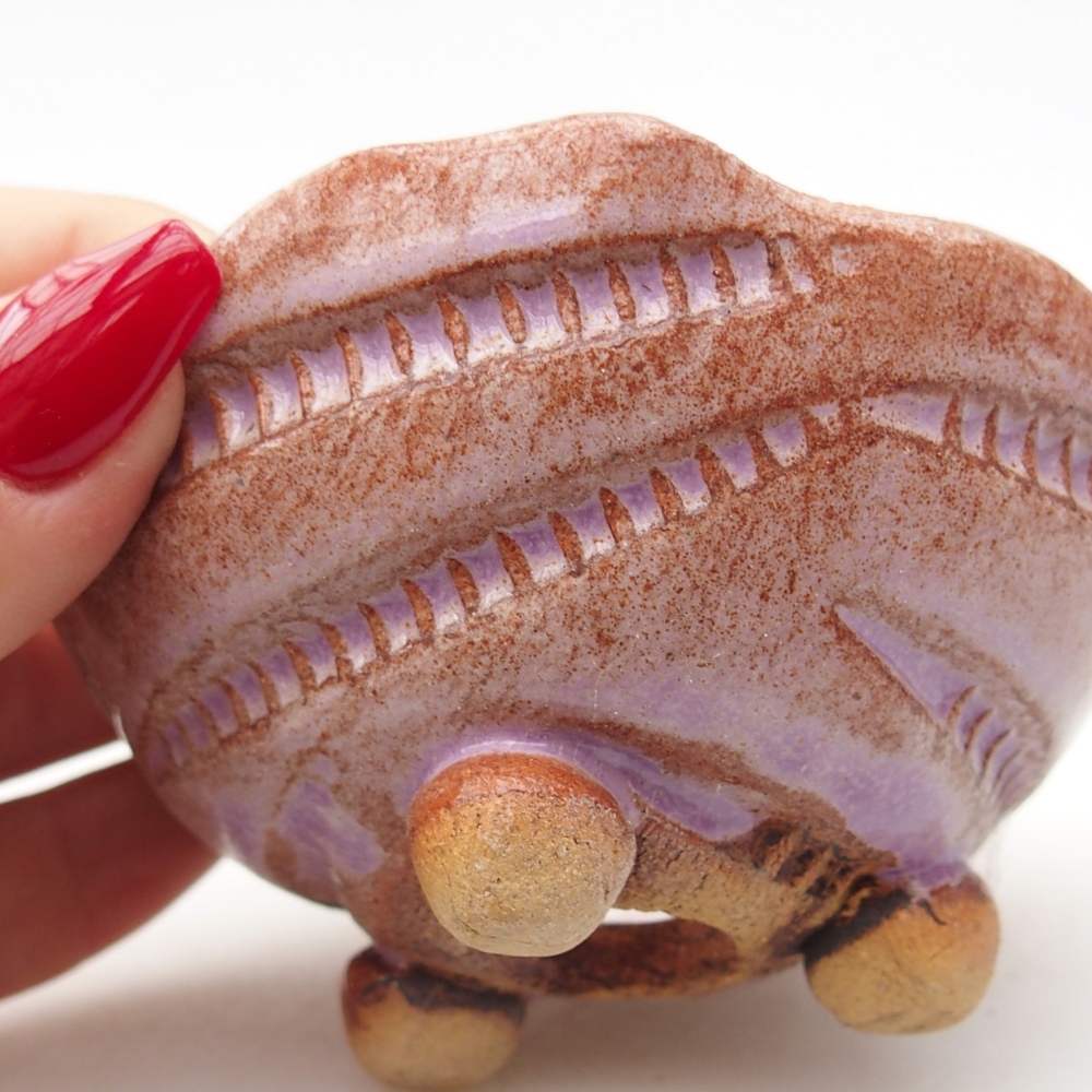 Kerámia kagyló 9 x 8,5 x 6,5 cm , lila színben