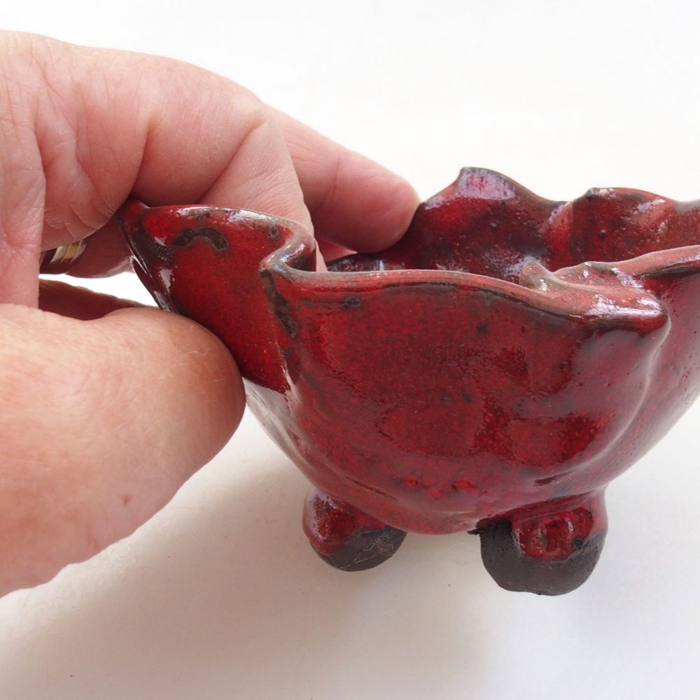 Kerámia kagyló 8,5 x 8 x 6 cm , piros színű