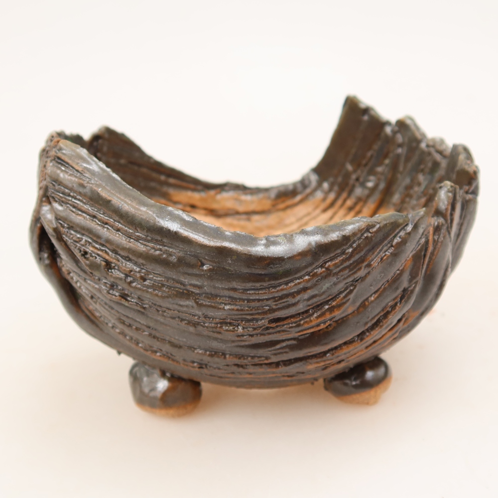 Kerámia héj  10 x 9,5 x 7 cm, szín: barnazöld