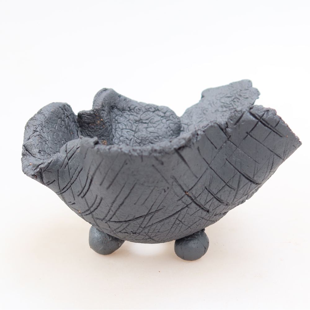 Kerámia héj  12,5 x 11 x 7,5 cm, fém színű