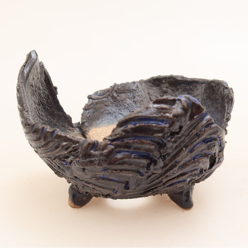 Kerámia héj  10 x 9,5 x 6,5 cm, szín: fekete-kék