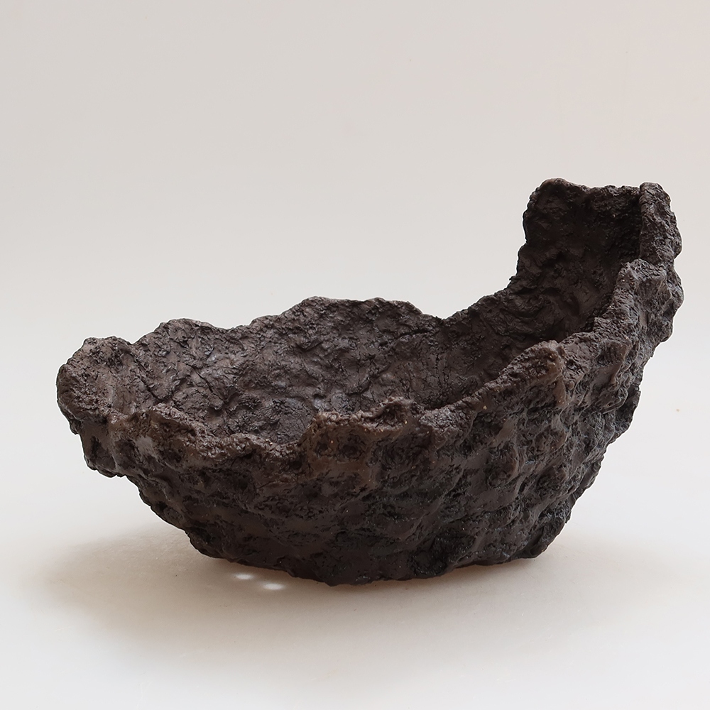 Kerámia tojáshéj, 22 x 18 x 17 cm, barna színű