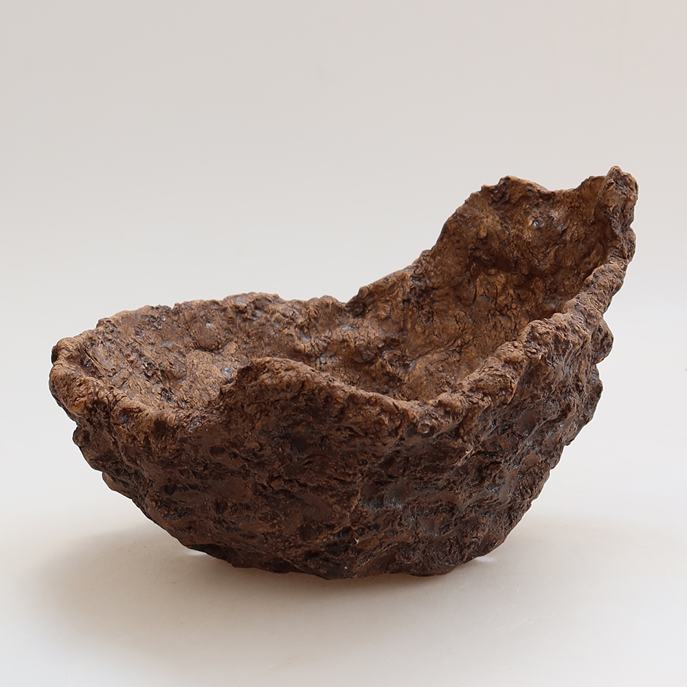 Kerámia tojáshéj, 19 x 17 x 13 cm, barna színű