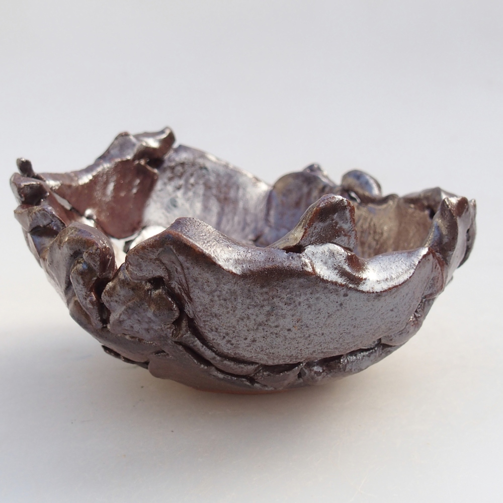 Kerámia kagyló 10 x 10,5 x 5,5 cm , színe barna