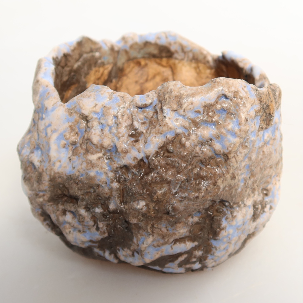 Kerámia héj  7 x 7 x 6 cm, szín: kékesbarna