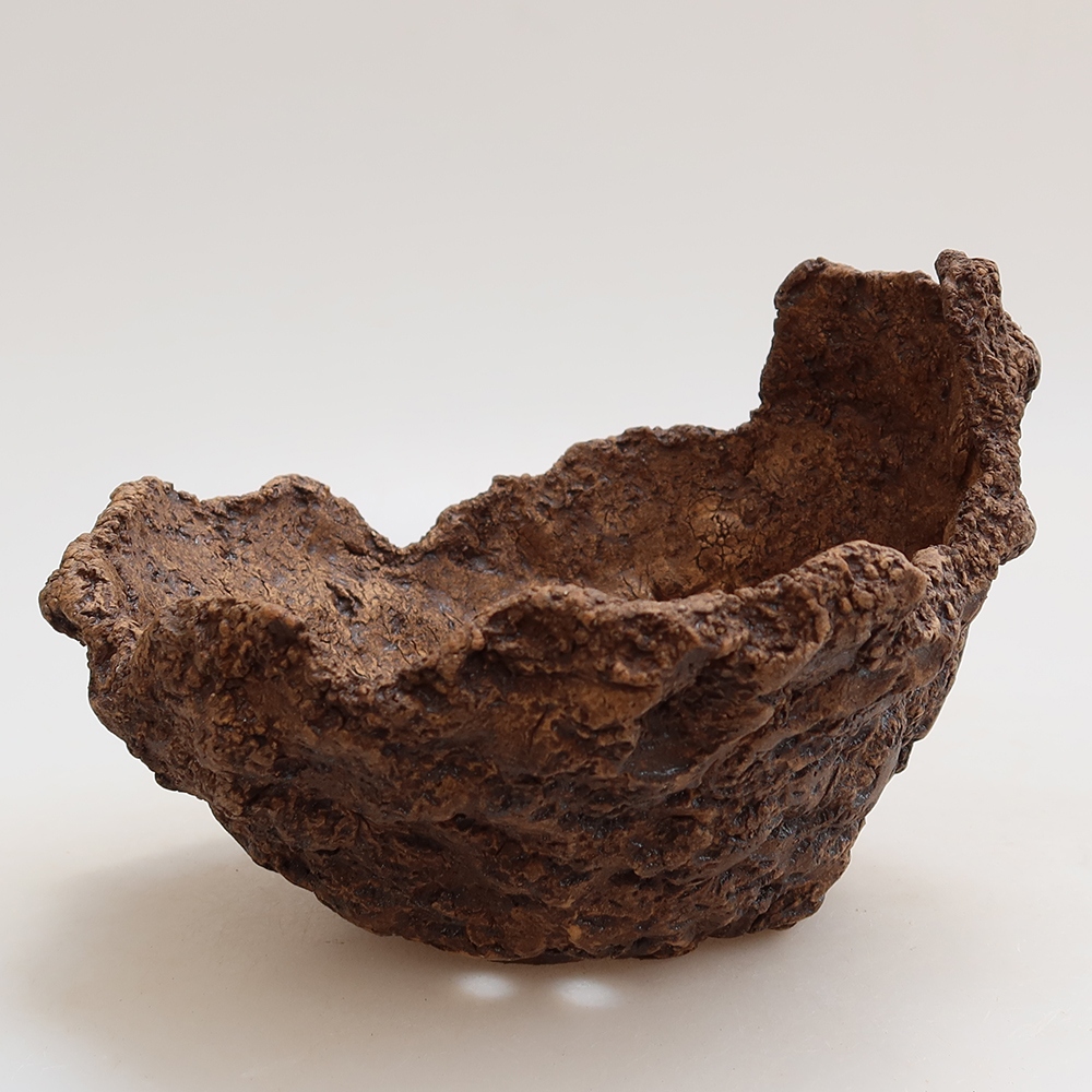 Kerámia tojáshéj, 14,5 x 13 x 11,5 cm, barna színű