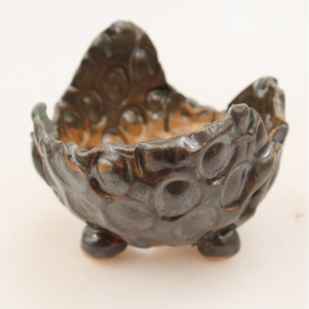 Kerámia héj  8,5 x 7,5 x 7 cm, szín: barnazöld