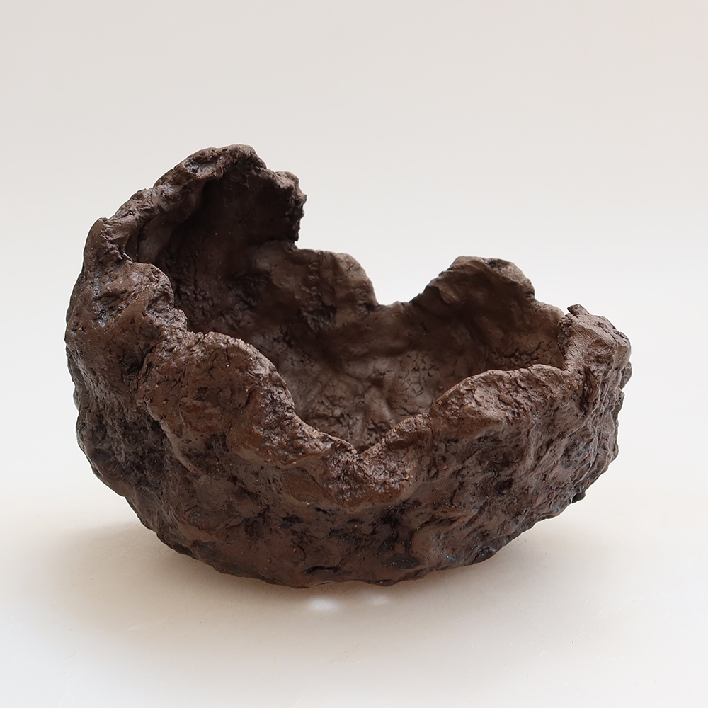Kerámia tojáshéj, 13,5 x 12 x 13 cm, barna színű