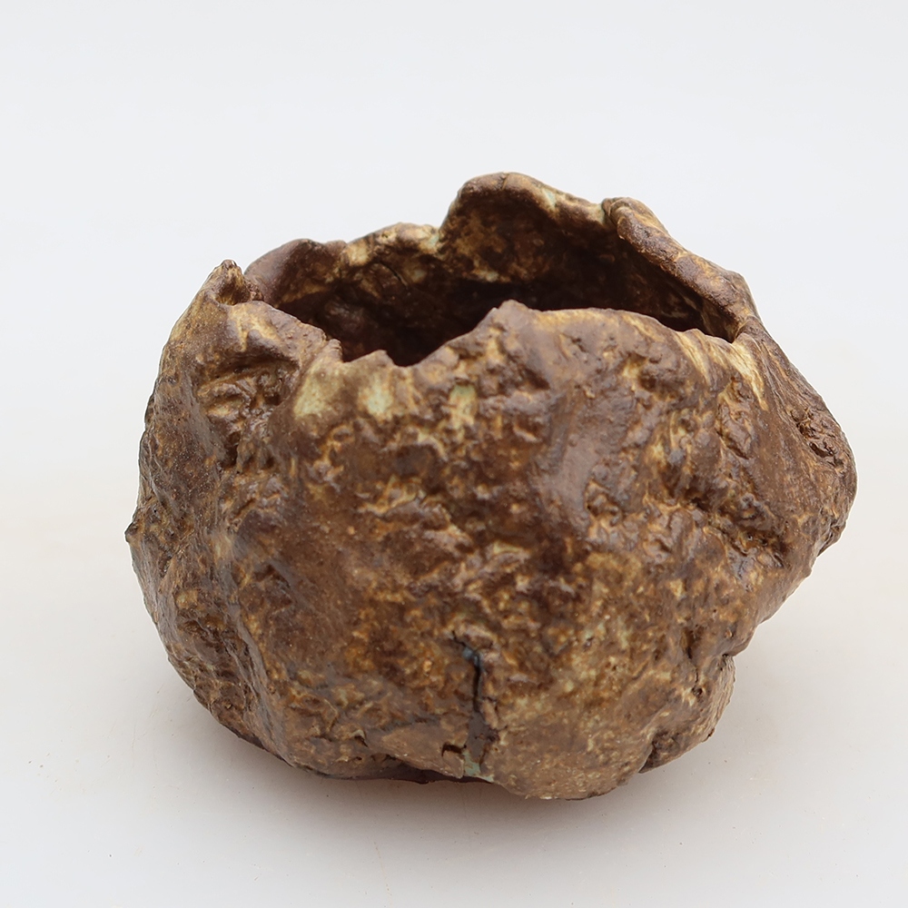 Kerámia héj  5,5 x 5 x 6 cm , barna színű