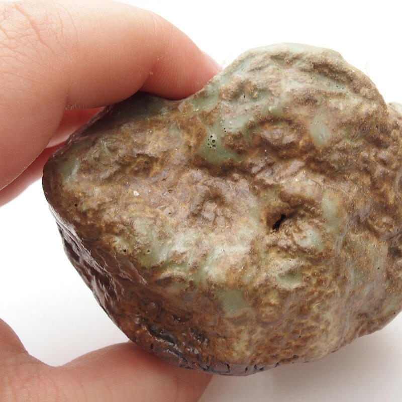 Kerámia kagyló 4 x 5 x 4,5 cm , színe zöld-barna