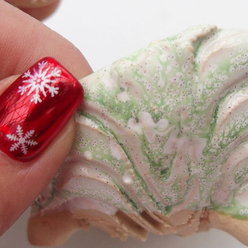 Kerámia kagyló 9 x 8,5 x 6 cm , fehér-zöld színben