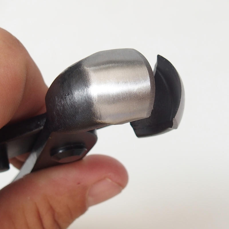 Homorú orrú fogó 210 mm - szén