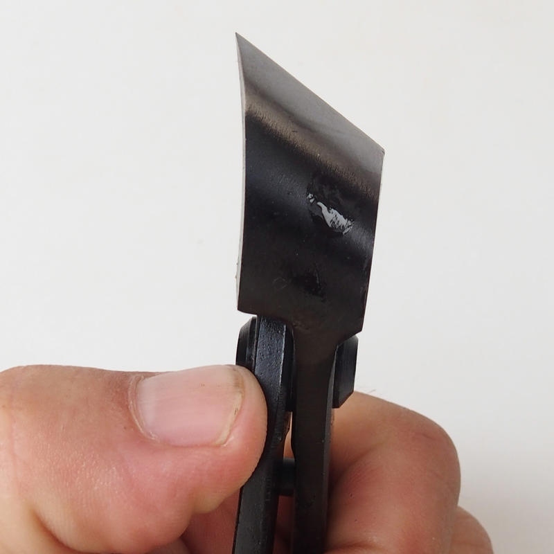 Szögletes homorú fogó 210 mm - szénszálas