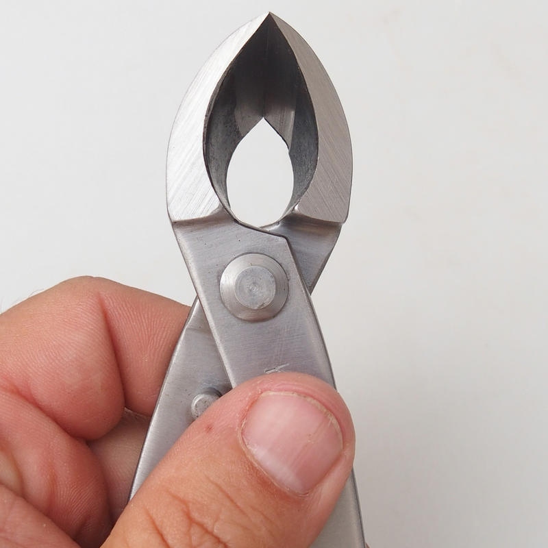 Szögletes homorú fogó 210 mm - rozsdamentes acél