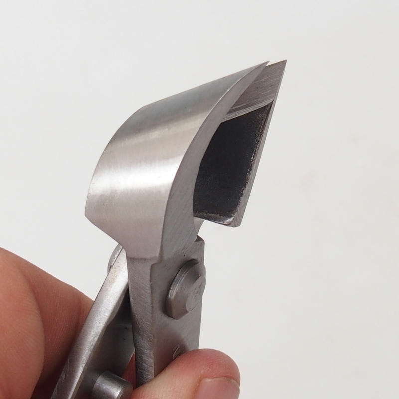 Szögletes homorú fogó 210 mm - rozsdamentes acél