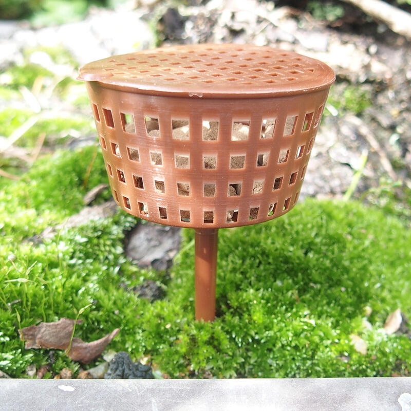 Műanyag műtrágyakosarak 4,5 x 8 cm - 100 db