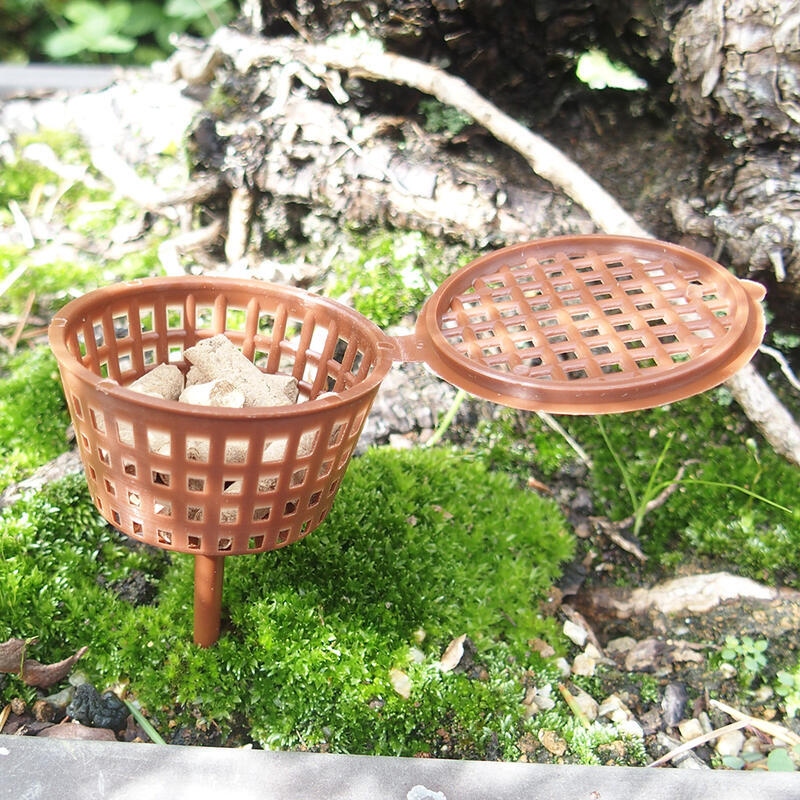 Műanyag műtrágyakosarak 4,5 x 8 cm - 100 db