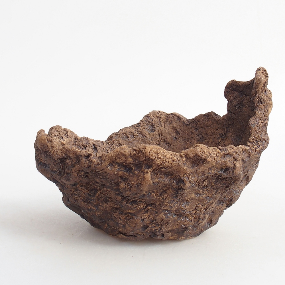 Kerámia kagyló 13,5 x 12 x 11,5 cm , színe barna