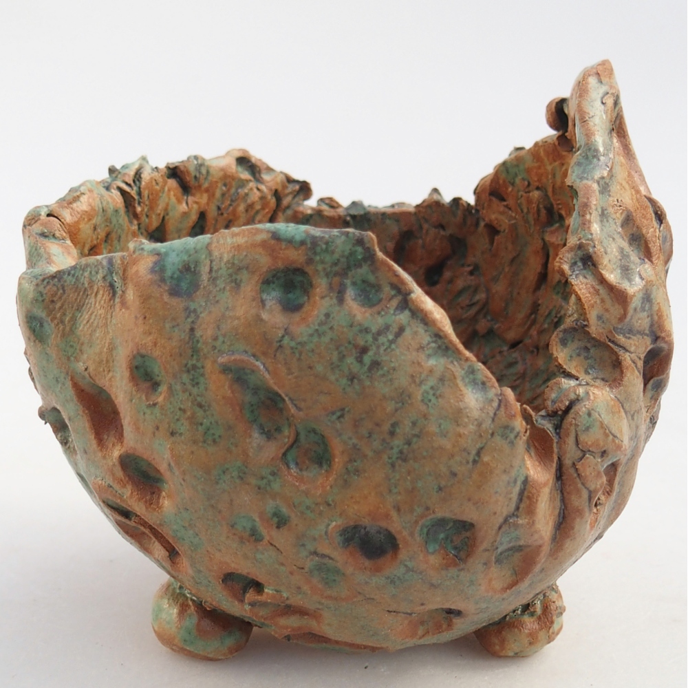 Kerámia kagyló 10 x 9,5 x 9,5 cm , színe barna-zöld