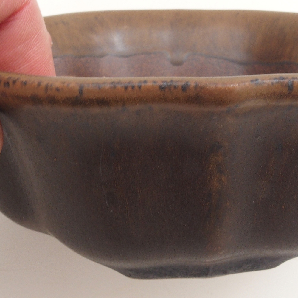 Bonsai tálka H06 - 14,5 x 14,5 x 5 cm. - barna