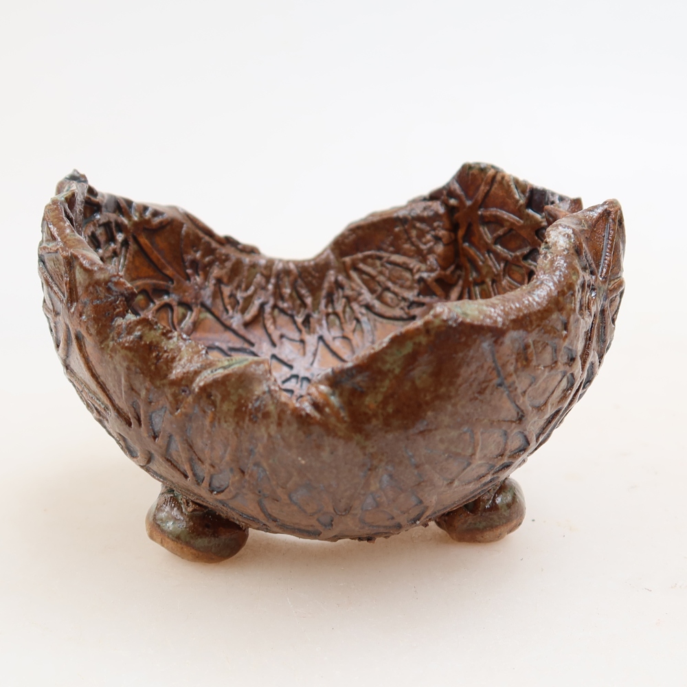 Kerámia héj  8,5 x 8,5 x 6 cm, szín: barnazöld