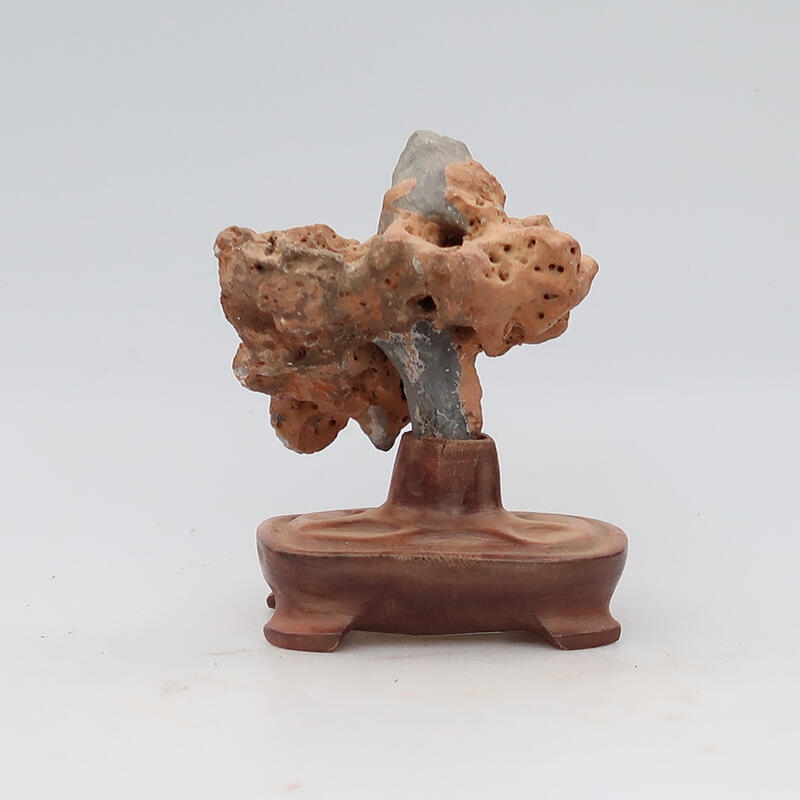 Suiseki - Kő DAI-val (fa alapon)