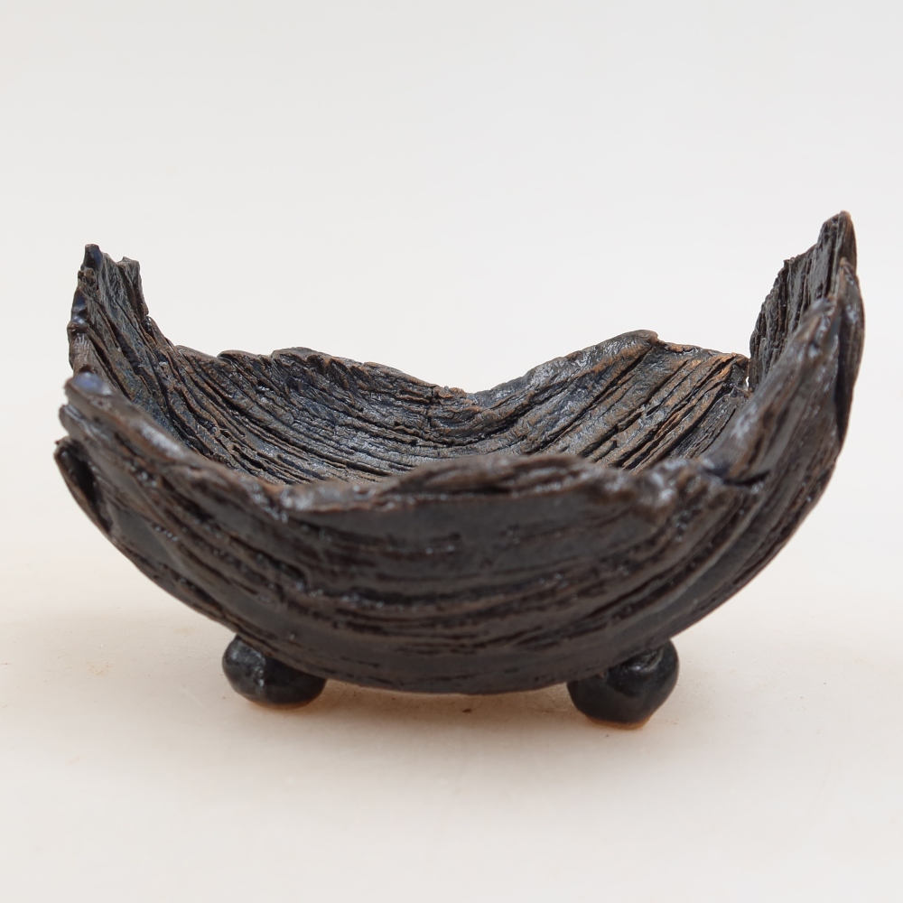 Kerámia héj  10,5 x 8,5 x 6,5 cm, szín: fekete-zöld